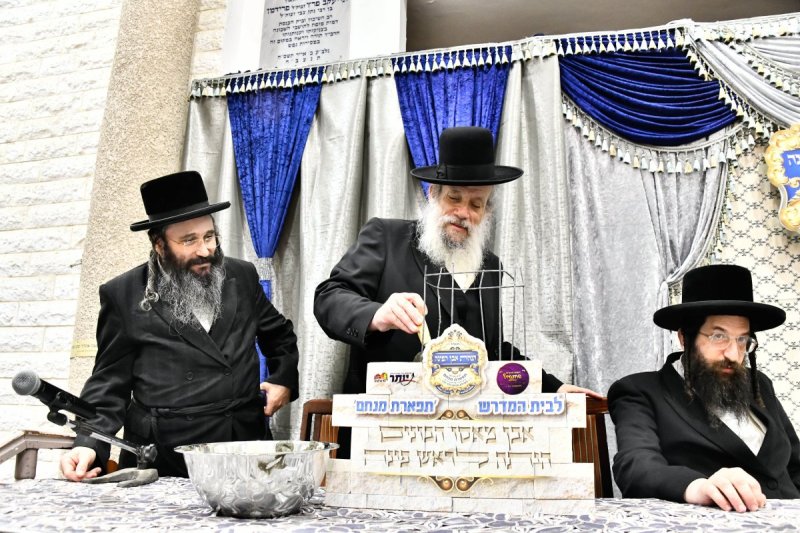 באדיבות המצלם