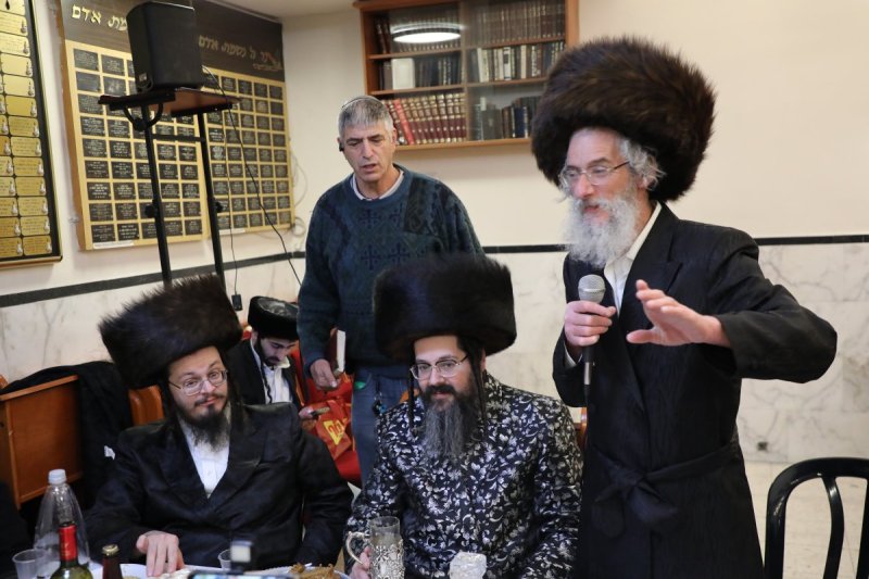 באדיבות המצלם