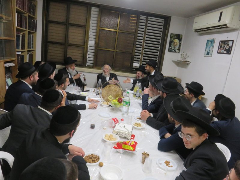 באדיבות המצלם