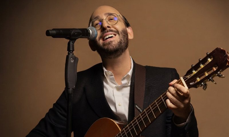 במוצ"ש הקרוב: הלב נפתח, והבניין רועד במופע פתיחת 'בין הזמנים' של פיני איינהורן