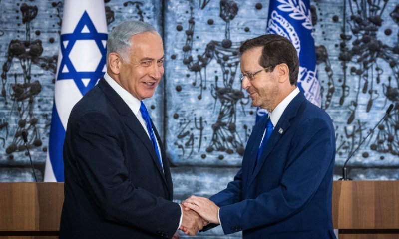 הפגישות הסודיות נחשפות: נתניהו פרסם - הרצוג מחביא