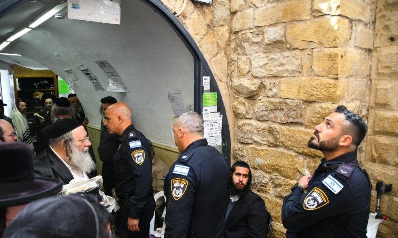 למרות ההגבלות: אלפים הגיעו לציון הרשב"י במירון, כך נערכת המשטרה