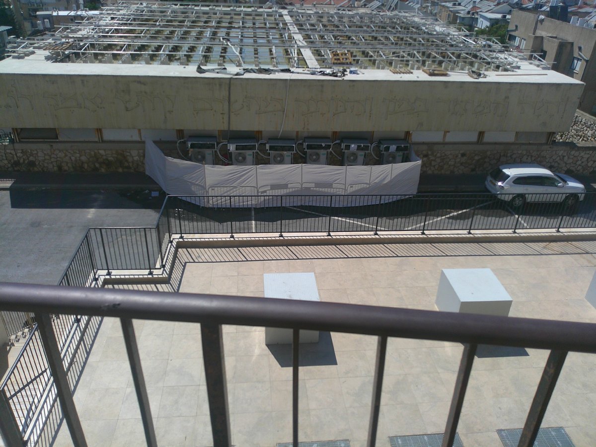 באדיבות המצלם