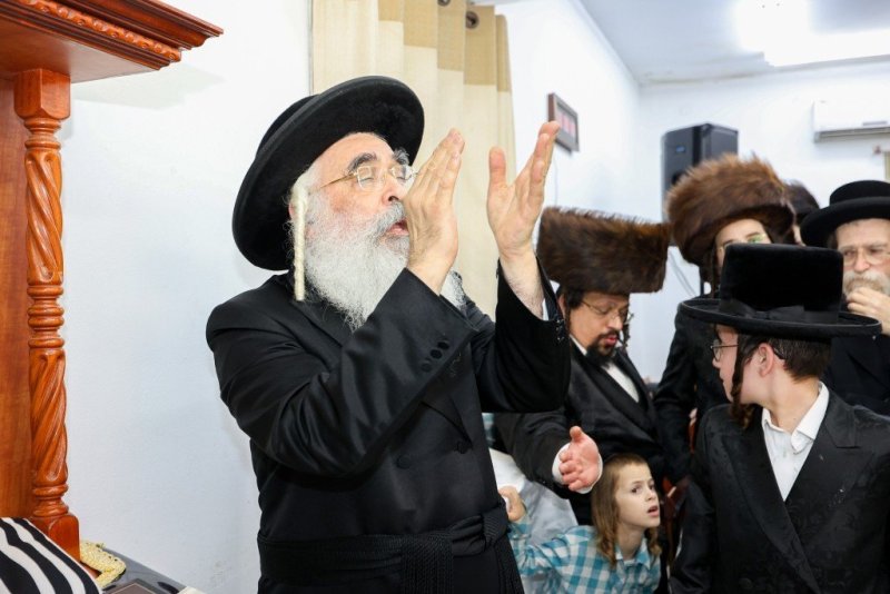 באדיבות המצלם