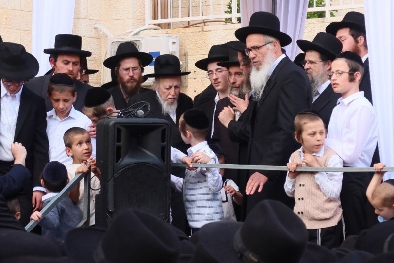 באדיבות המצלם
