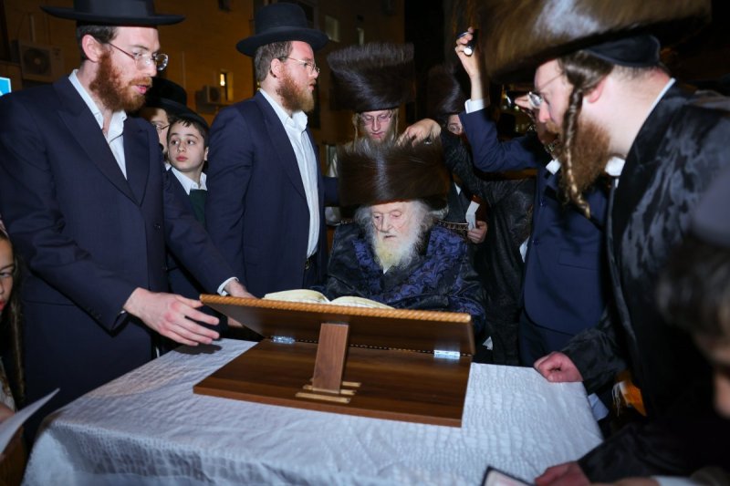 דניאל נפוסי