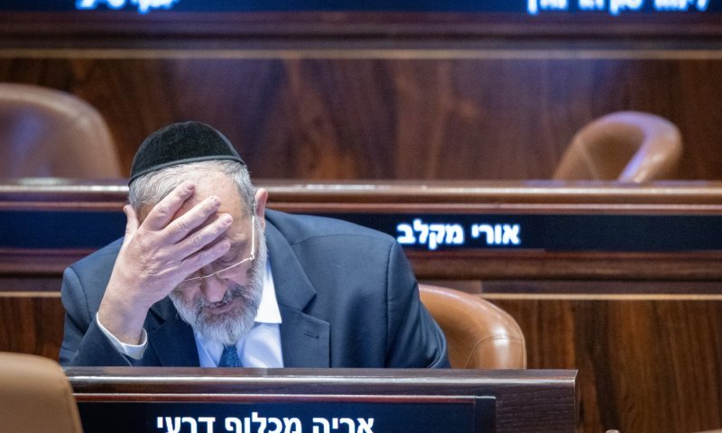 ש"ס צונחת ל-7 מנדטים בלבד, נתניהו ואיזנקוט בתיקו