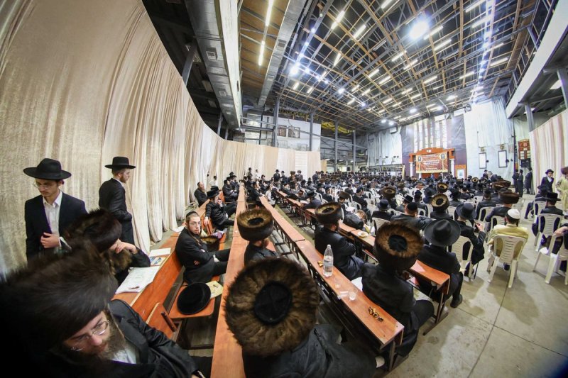 משה גולדשטיין, א. איזנבאך וארי קופרשטוק.