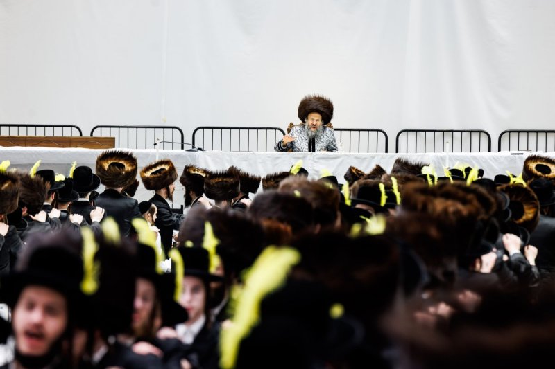 האחים לאנטשעווסקי, אברומי בלום, ואייזיק י.