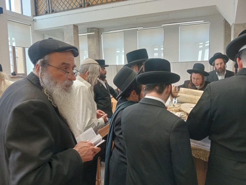 באדיבות המצלם