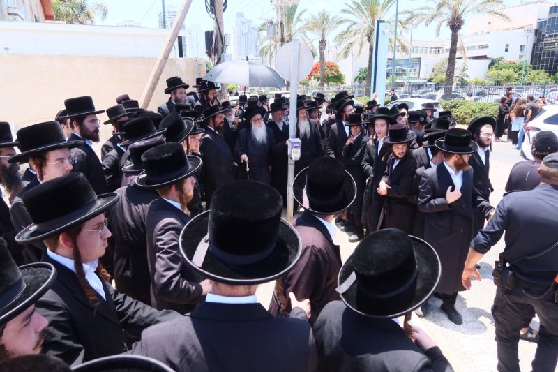 באדיבות המצלם