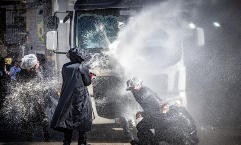 סוף לבואש בהפגנות? המשטרה בוחנת חלופות