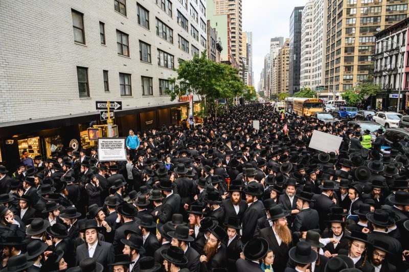 האחים לאנטשעווסקי, אברומי בלום, ד. ה. כרם, אייזיק. י, Clear shot