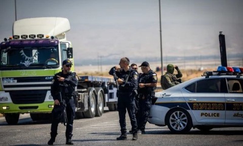 נאסרה כניסת משלחת מחוקקים קנדיים במעבר אלנבי בדרכם לשטחים