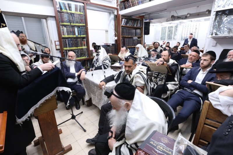 באדיבות המצלם