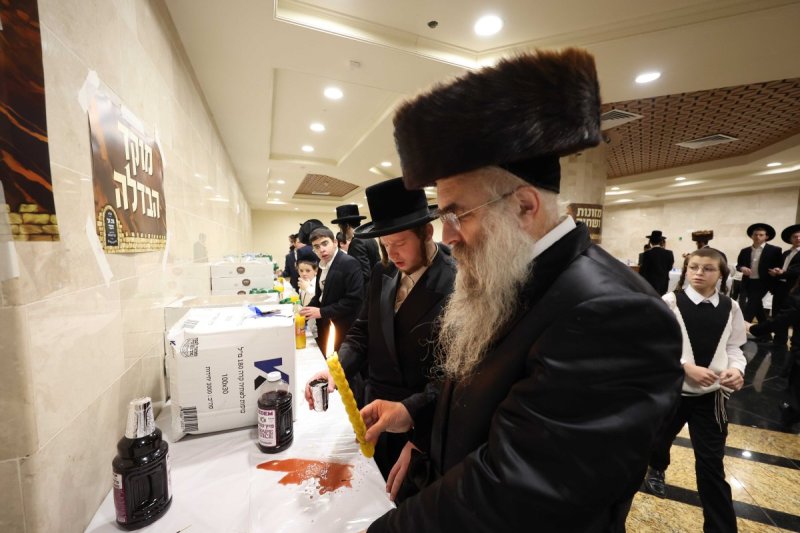 משה גולדשטיין, א. איזנבאך וארי קופרשטוק.