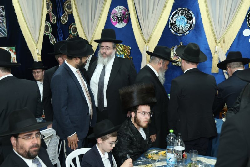 באדיבות המצלם