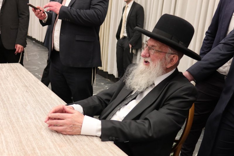 באדיבות המצלם