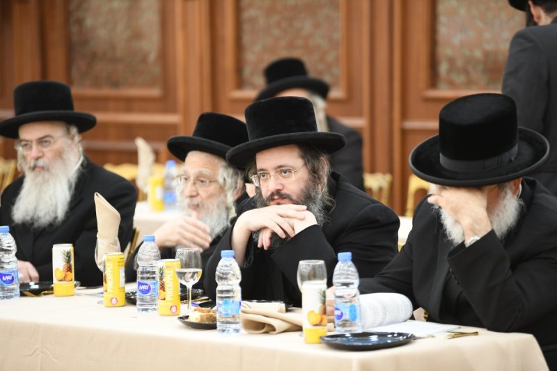 אנשיל בעק