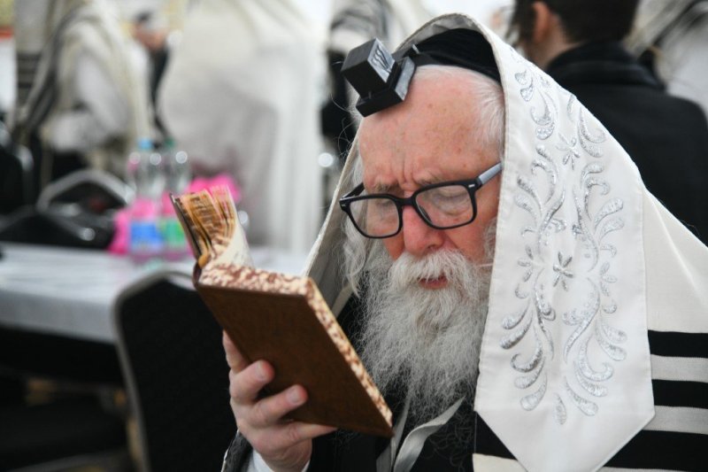 ארי קופרשטוק - פולין