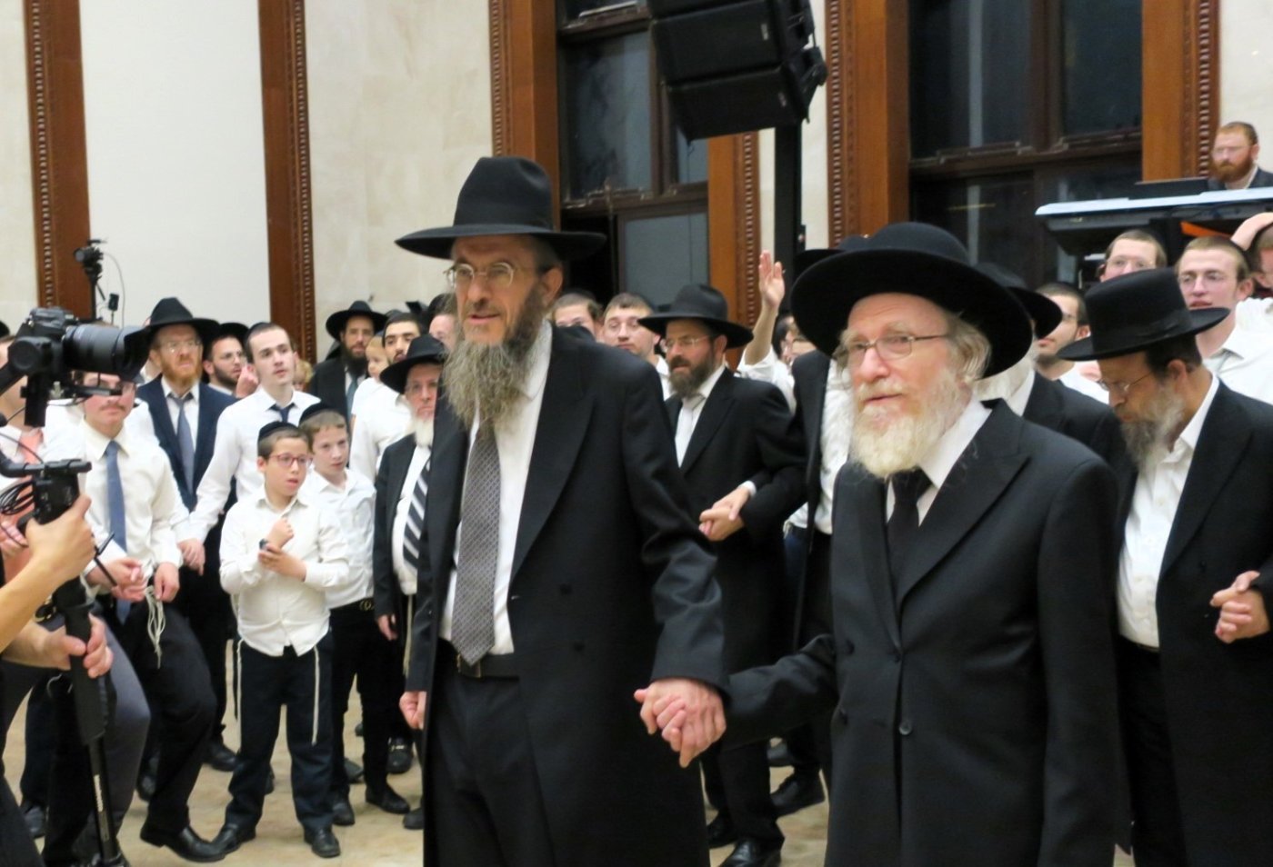 באדיבות המצלם