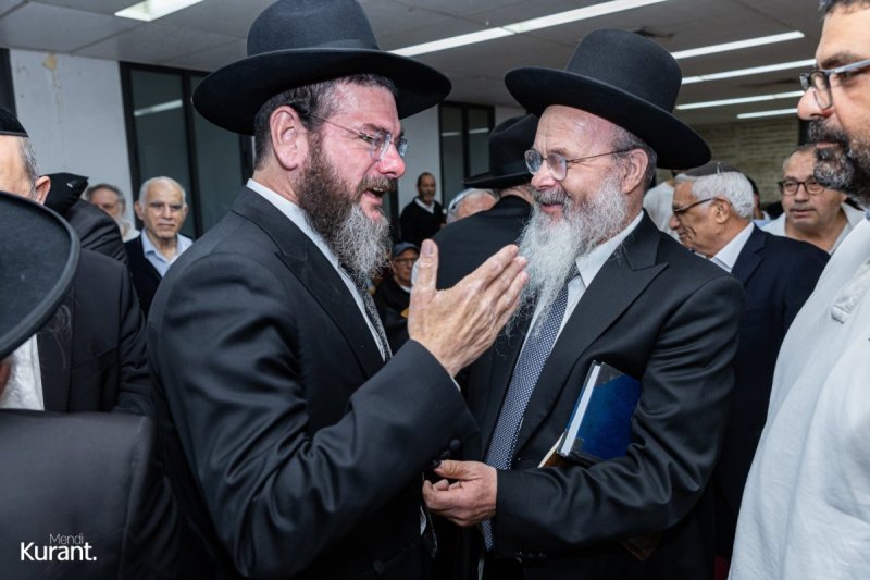 מענדי קורנט