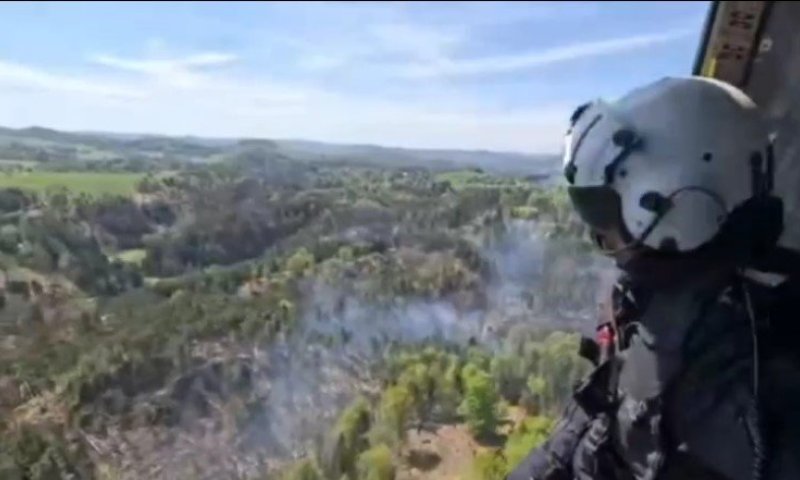 מעל הלהבות: כך נראה מאבק טייסי הכיבוי בשריפות בצ'כיה