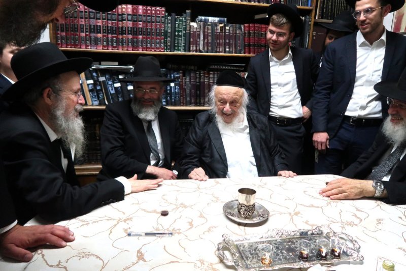 באדיבות המצלם