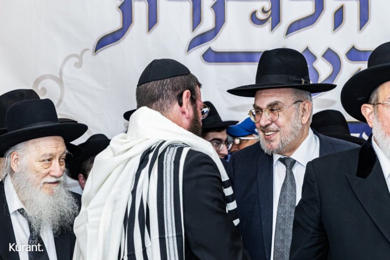 מענדי קורנט