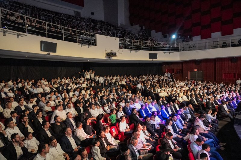 באדיבות המצלם