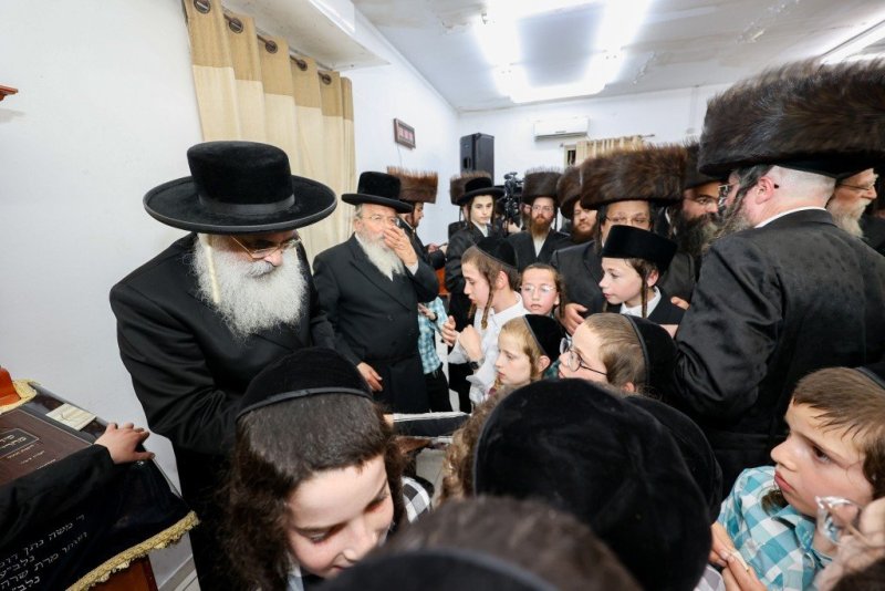 באדיבות המצלם