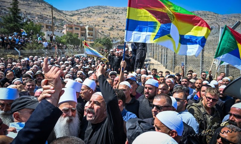 "מוכנים להיות חיילים בצה"ל": שיח' דרוזי מסוריה מבקש חסות ישראלית