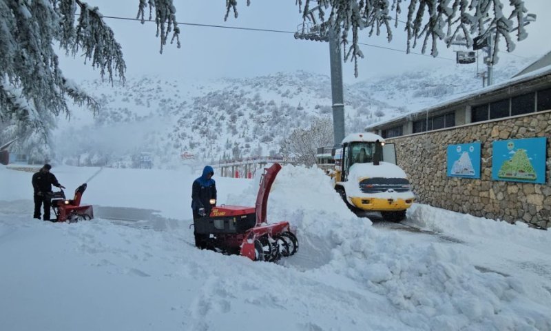 תיעוד מהחרמון: 70 ס"מ של שלג לבן וקסום &ndash; כך זה נראה הבוקר