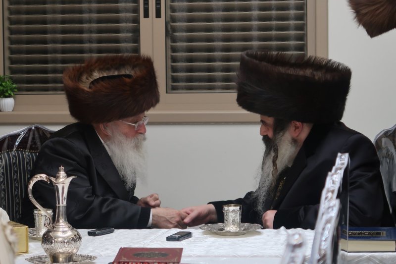 באדיבות המצלם