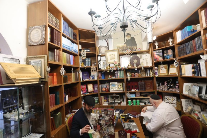  מרדכי לובעצקי