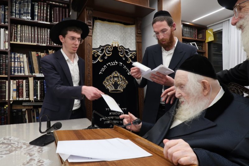 באדיבות המצלם