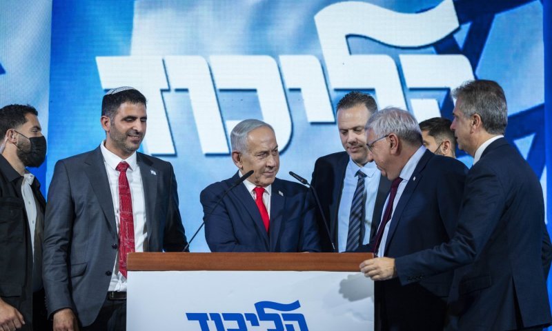 שרה נתניהו: "אנחנו מפסידים בגללך, אל תחזור ללשכה"