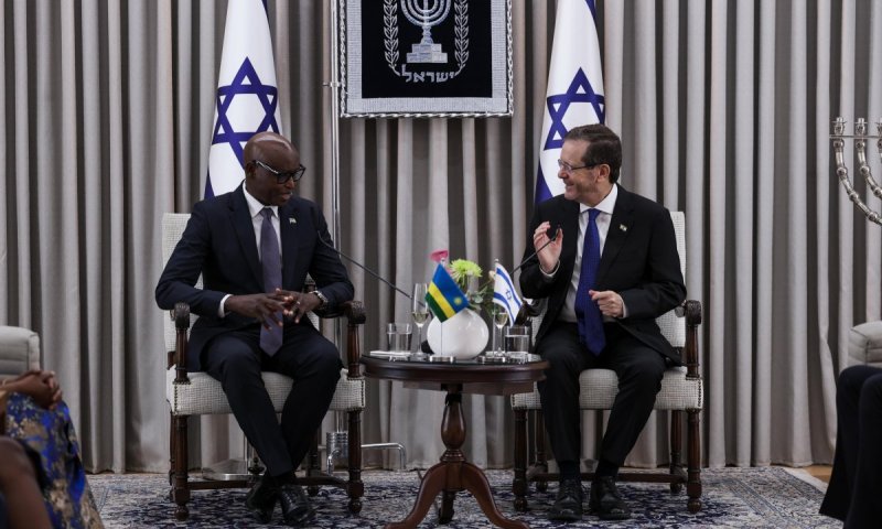 "מודאגים ממשלתכם": הביקורת של הרצוג באוזני השגרירה החדשה