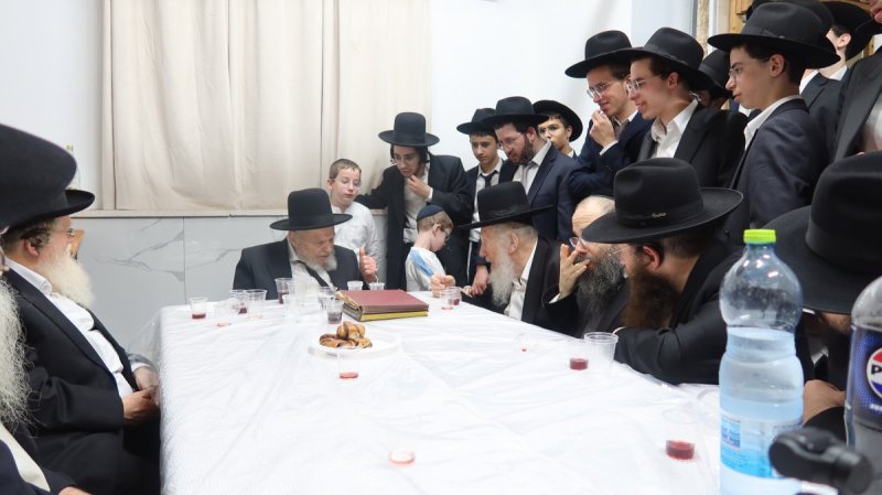 באדיבות המצלם