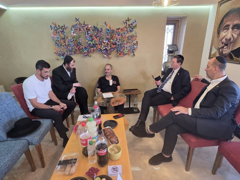 באדיבות המצלם