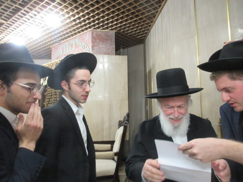 באדיבות המצלם