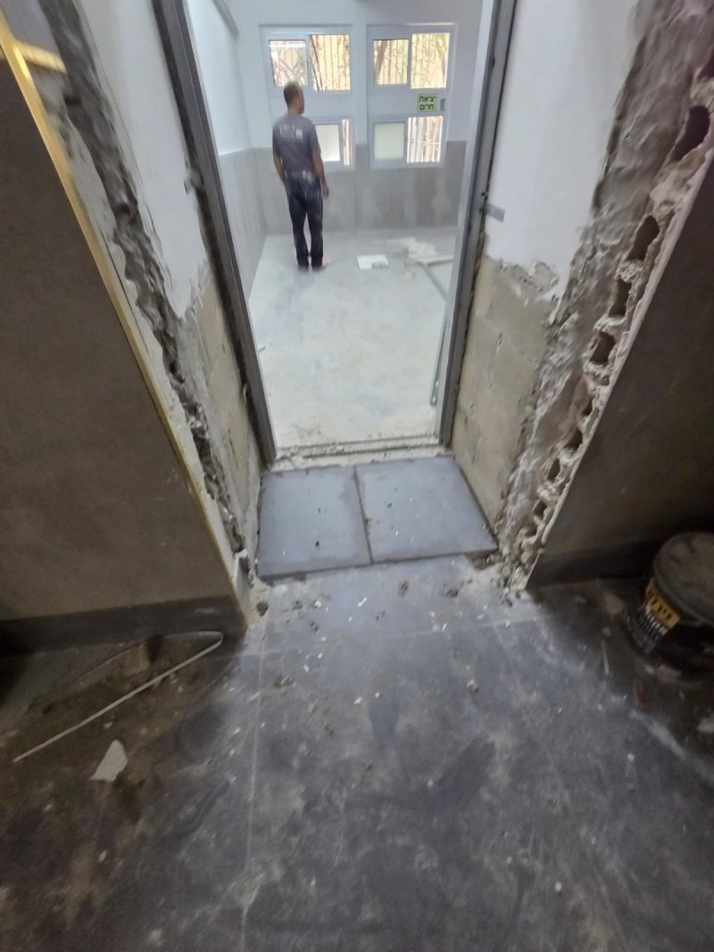 באדיבות המצלם