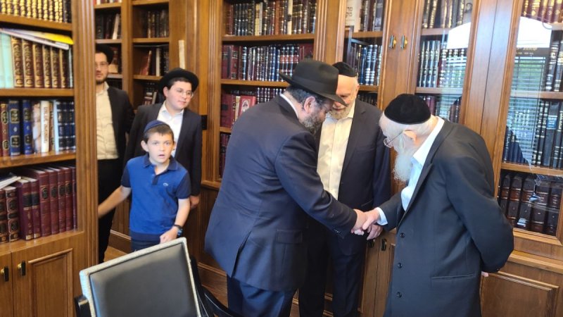 באדיבות המצלם