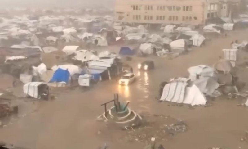 תיעוד מרצועת עזה: הרוחות העזות מעיפות אוהלים 