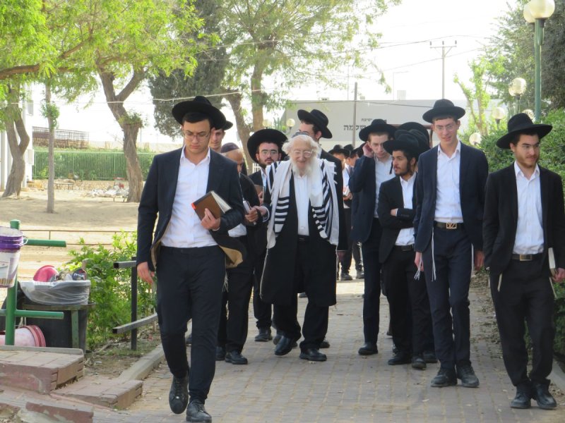 באדיבות המצלם