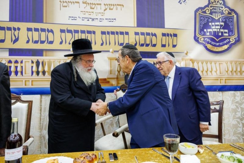 באדיבות המצלם