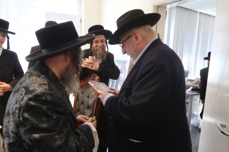 משה קאהן ומ.א. נוימן