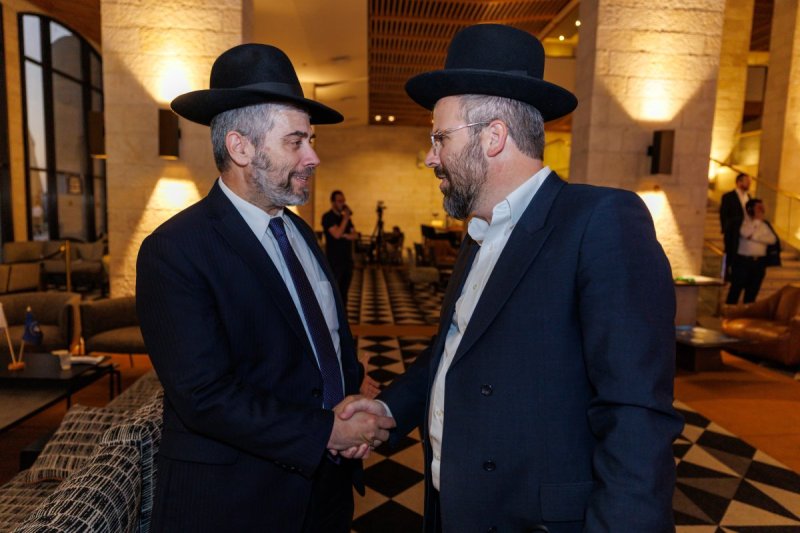 קובי הר צבי ומאיר זלזניק