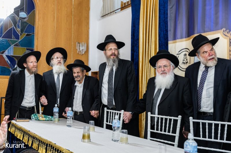 מענדי קורנט