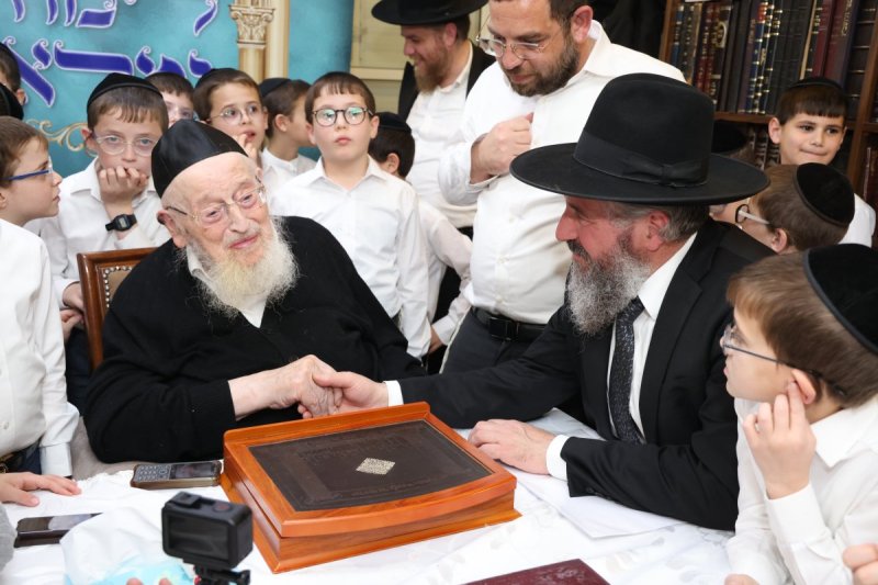 באדיבות המצלם